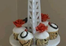 Eiffel Tower Cupcake
